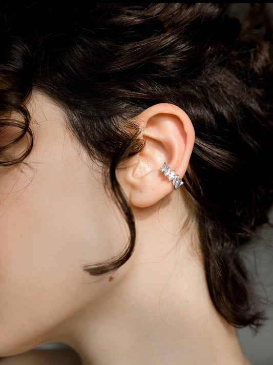 AMY White Stones Ear Cuff